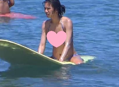 海で何度もポロリ