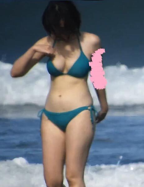 【衝撃の超美乳から乳首ポロリ！！】乃木坂系、超美少女のおっぱい！！